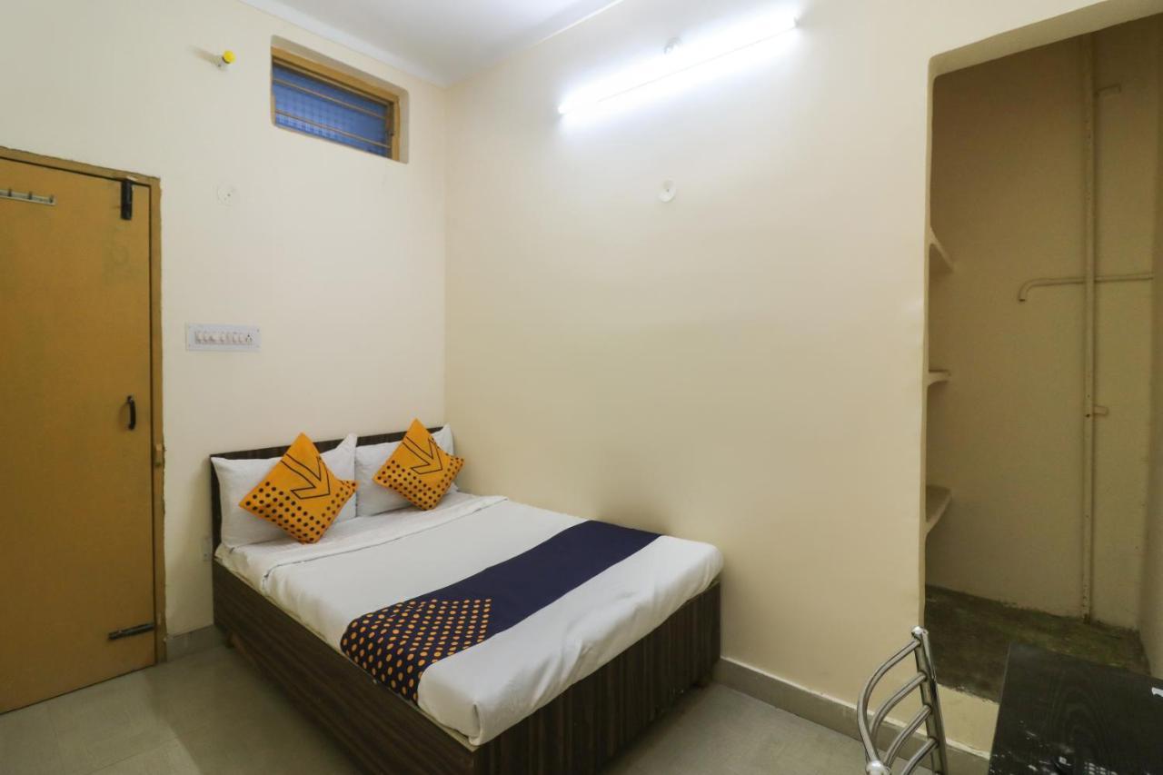 Spot On Negi Home Stay Dehradun Eksteriør billede