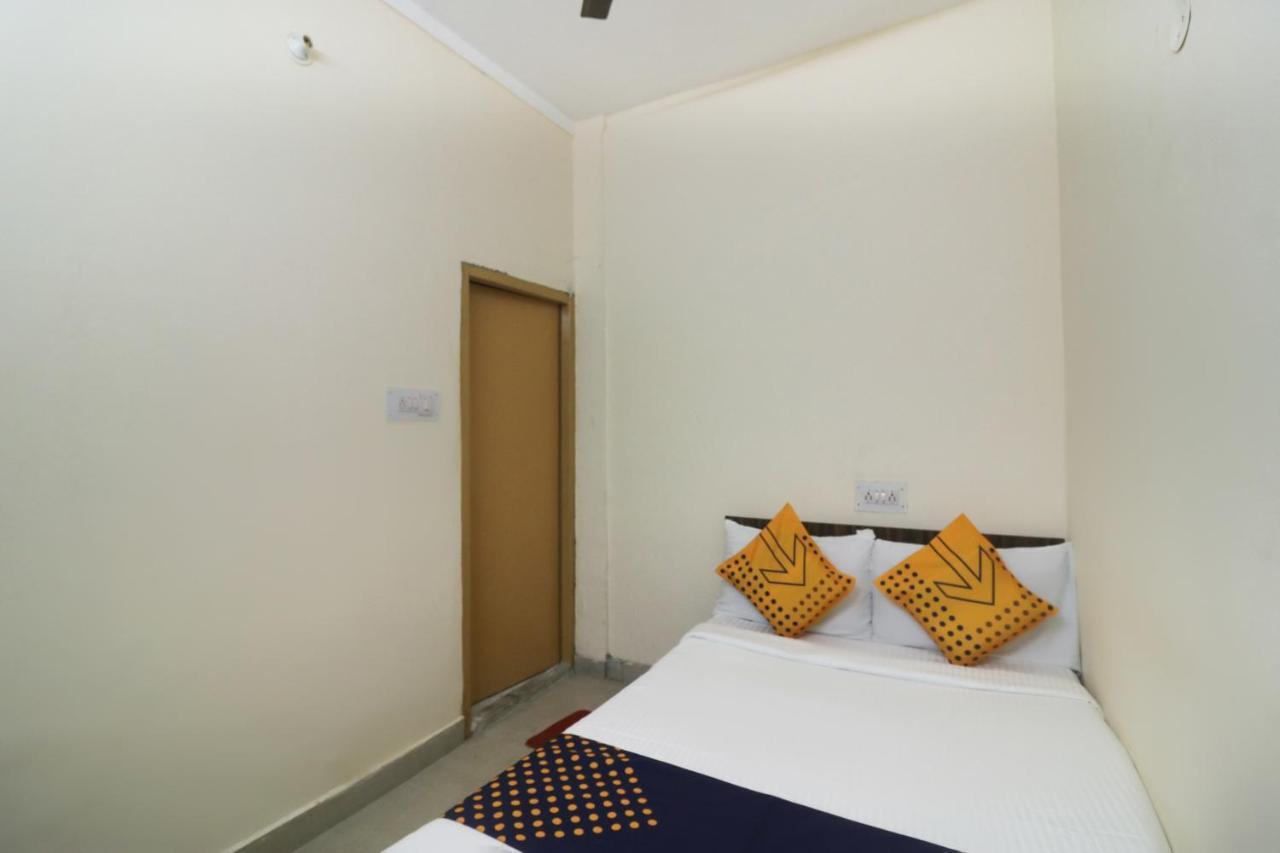 Spot On Negi Home Stay Dehradun Eksteriør billede
