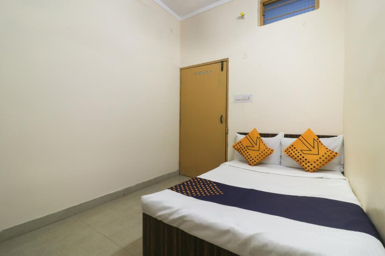 Spot On Negi Home Stay Dehradun Eksteriør billede